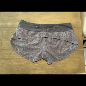 Lululemon size 8 grey speed up short 2.5in inseam